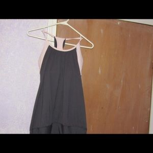 Lululemon size 6 no limits tank